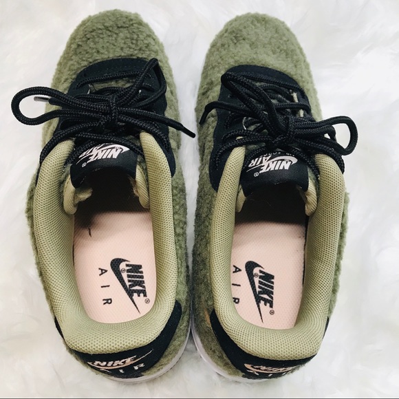 😎Nike Air Force 1 Faux Shearling - Picture 5 of 6